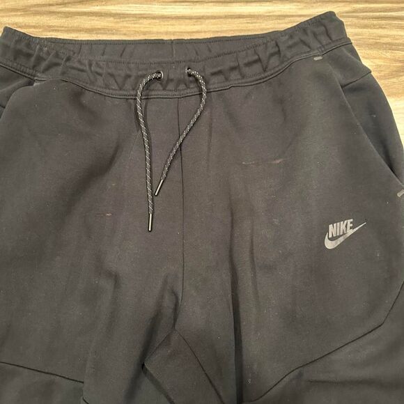 Black Nike Tech Fleece Joggers - Picture 4 of 4